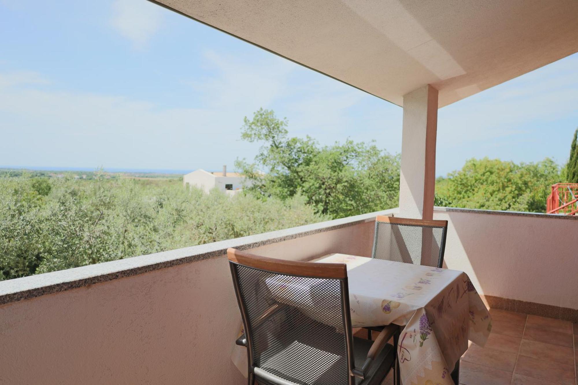 Apartment Zita With 1 Bedroom In Relaxing Surroundings Near Umag אומאג מראה חיצוני תמונה
