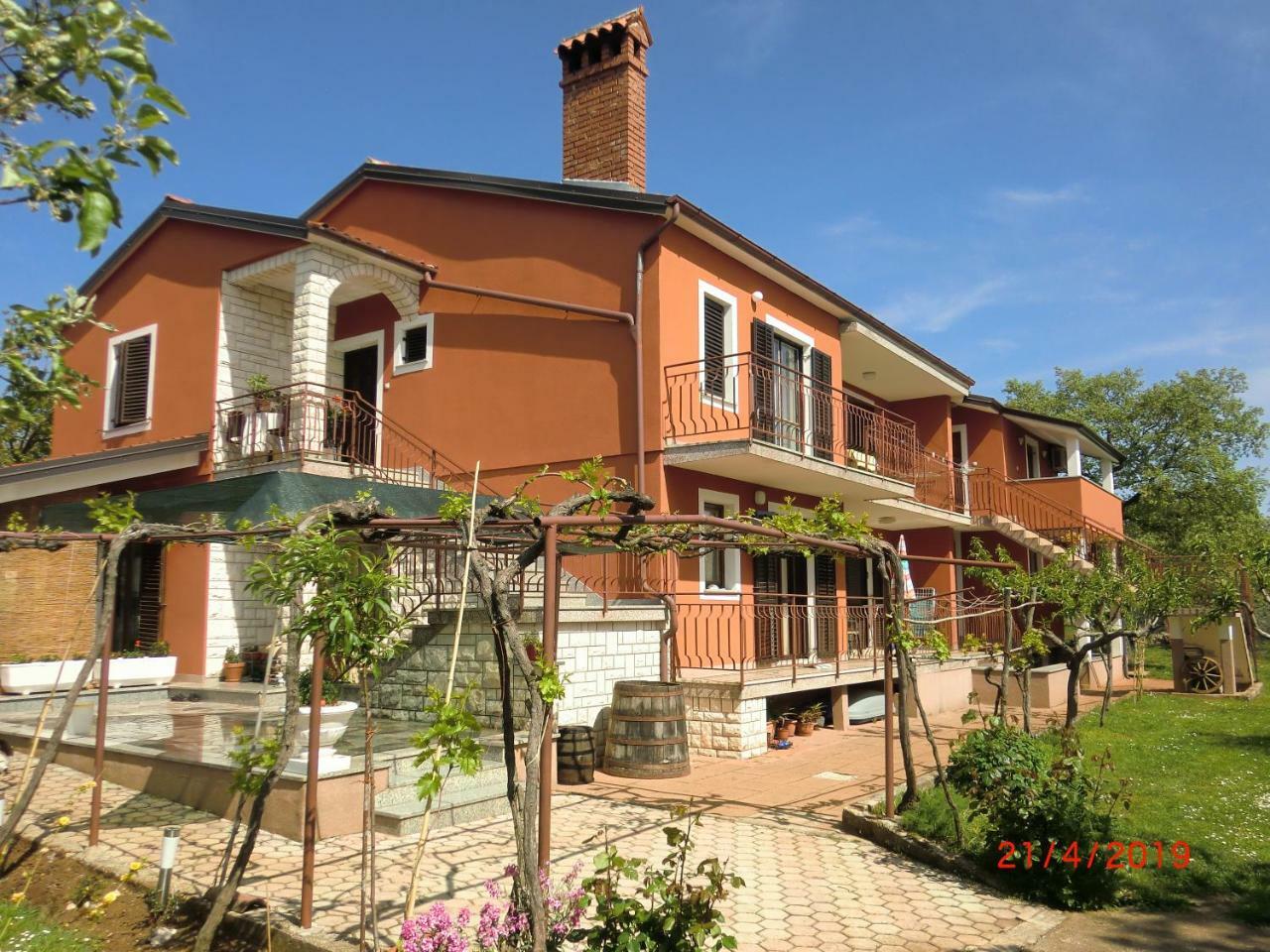 Apartment Zita With 1 Bedroom In Relaxing Surroundings Near Umag אומאג מראה חיצוני תמונה
